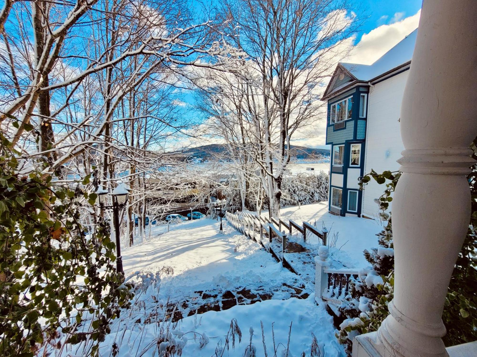 Auberge Sous Les Arbres Gaspé Exterior photo
